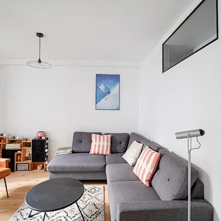 Design Near Montmartre Apartment Paris